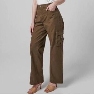 Good American Baggy Straight leg cargo pant size 10 / 30